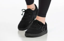 Black To The Floor BILLY CS Sneaker Low Tops 23 Black To The Floor BILLY CS Sneaker Low Tops -Fashion Shoe Store BK22343 001 studio standing 2 940x614 d360bf7e 3203 45e3 a652 d043b21da531